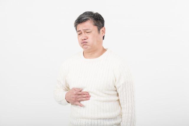 胃の不調で消化器内科に行くべきタイミング